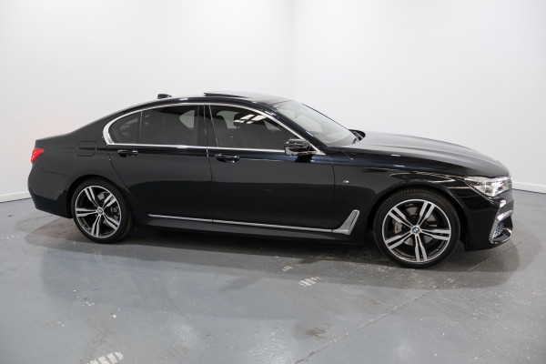 2018 BMW 7 Series 30d Sedan Image 7