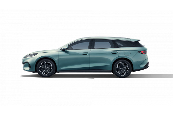 2026 BYD Seal 6  Premium Wagon Image 2