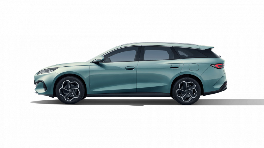 2026 BYD Seal 6  Premium Wagon Image 2