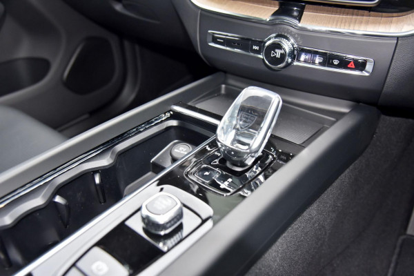 2026 Volvo XC60 UZ Ultra B5 Dark SUV Image 14