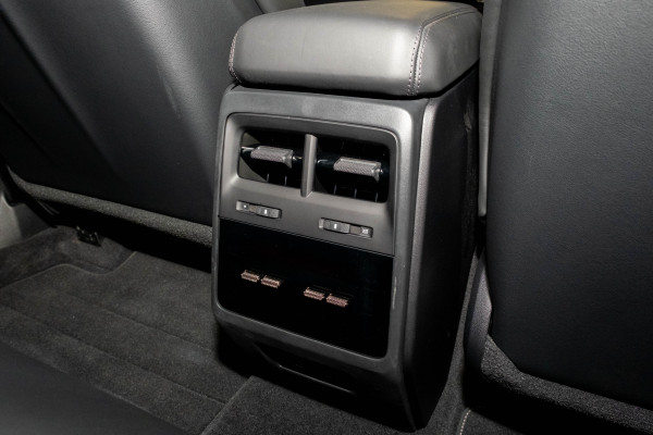 2025 Porsche Macan SUV