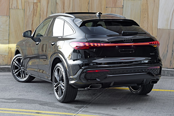 2025 MY26 Audi Q5 e-hybrid 270kW SUV image 2