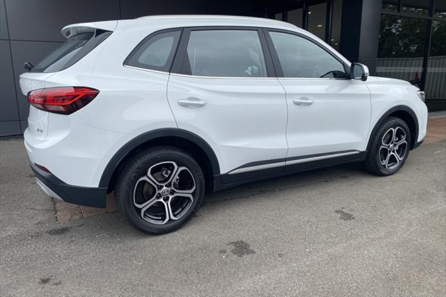 2025 MG ZS ZS32 Essence SUV Image 11