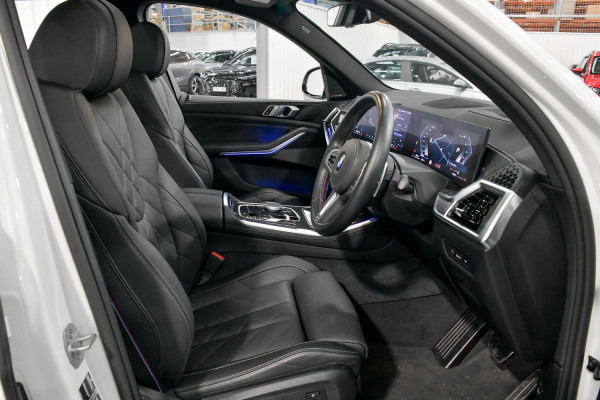 2024 BMW X5 G05 LCI M60i SUV image 6