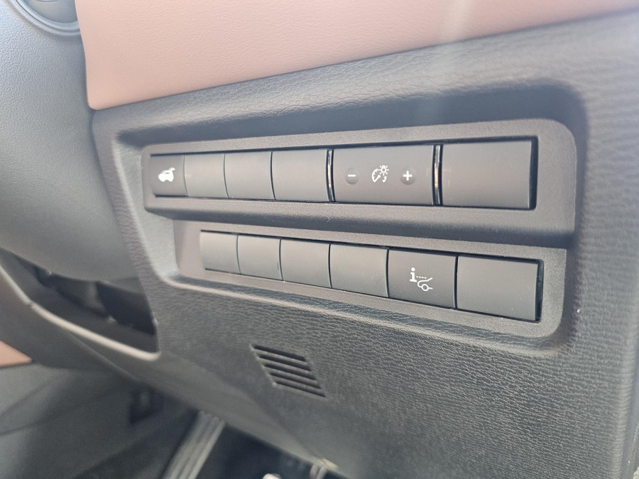 2025 Mitsubishi Outlander ZM Exceed Tourer SUV Image 24