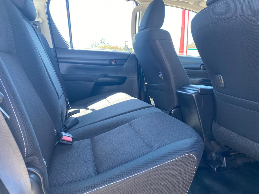 2019 Toyota HiLux  SR Dual Cab Cab Chassis Image 18