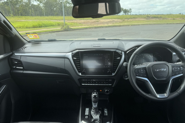 2026 Isuzu D-MAX RG LS-U Cab Chassis Image 10