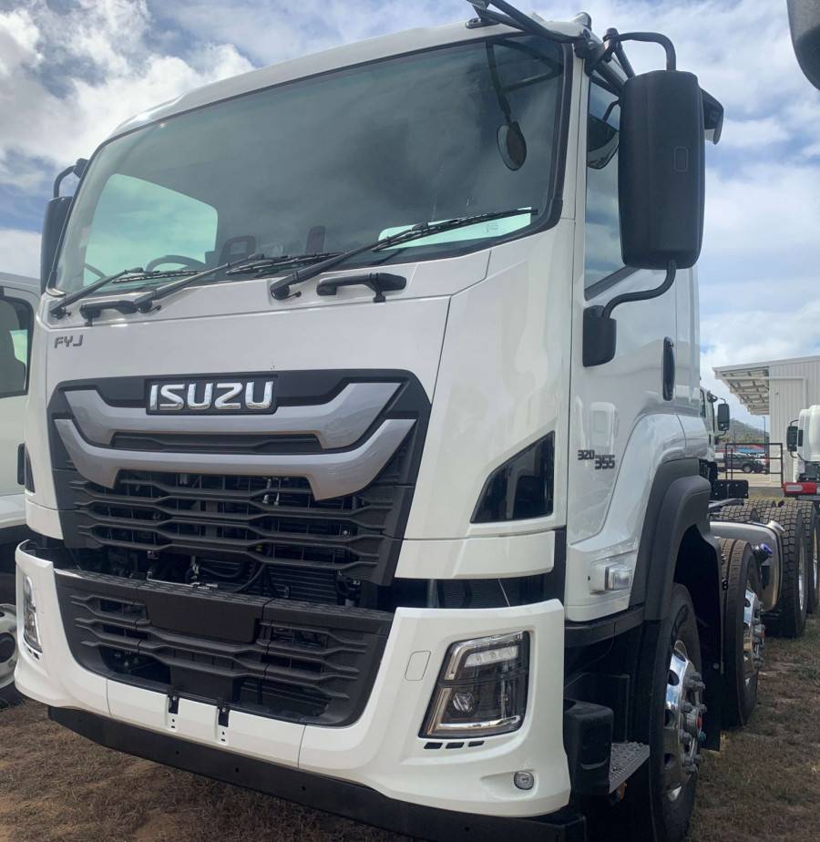 2026 Isuzu FYJ 320-355 AT R51 Cab Chassis Image 3