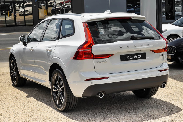 2019 MY20 Volvo XC60 UZ D4 Momentum Suv Image 2