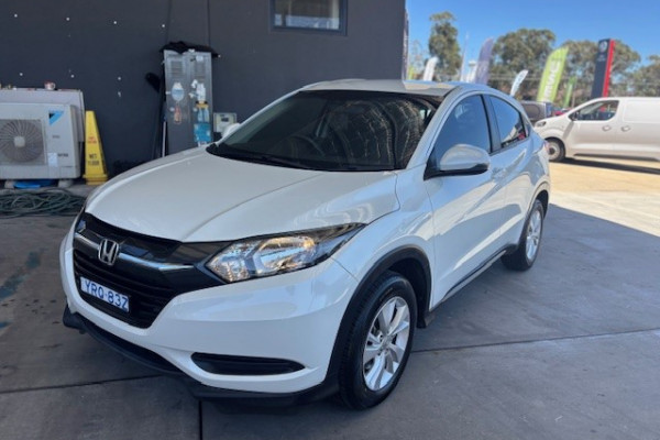 2017 Honda HR-V VTi SUV Image 5