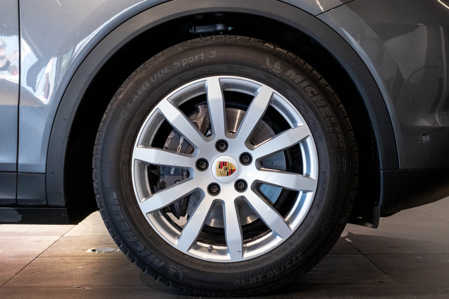 2022 MY23 Porsche Cayenne SUV