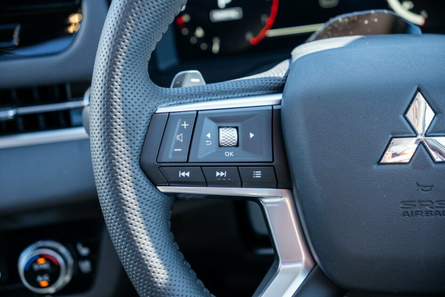 2025 Mitsubishi Outlander ZM Exceed SUV Image 12