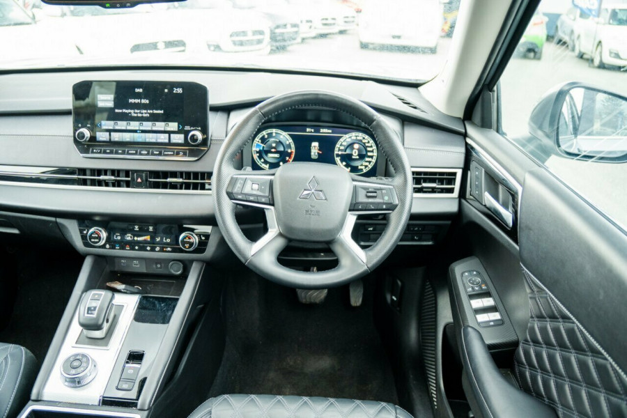 2023 Mitsubishi Outlander ZM Exceed SUV Image 11