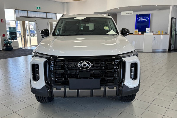 2025 LDV D90 SV9A Executive SUV Image 2