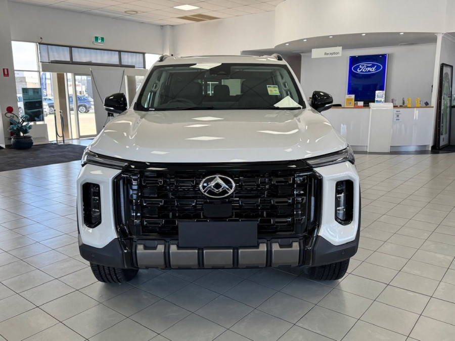 2025 LDV D90 SV9A Executive SUV Image 2