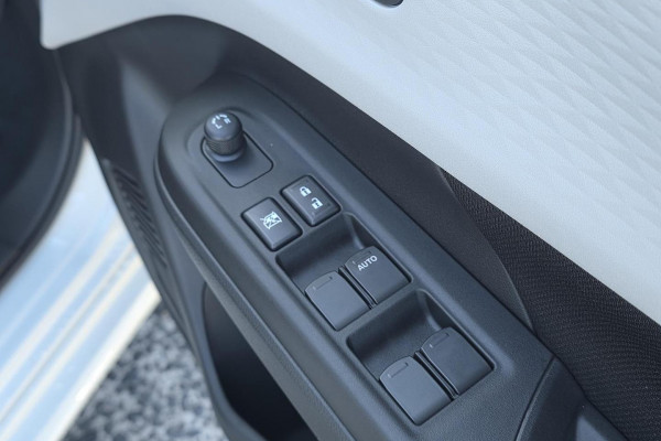 2025 Suzuki Swift UZ Hybrid Hatch Image 9