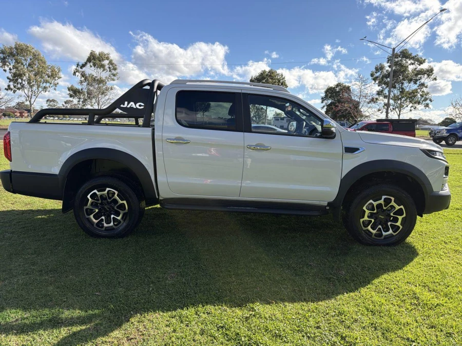 2026 JAC T9  Haven Ute Image 3