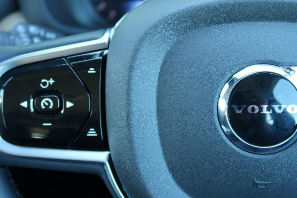 2025 MY26 Volvo XC60 UZ Plus T8 Plug-in Hybrid Dark SUV Image 25