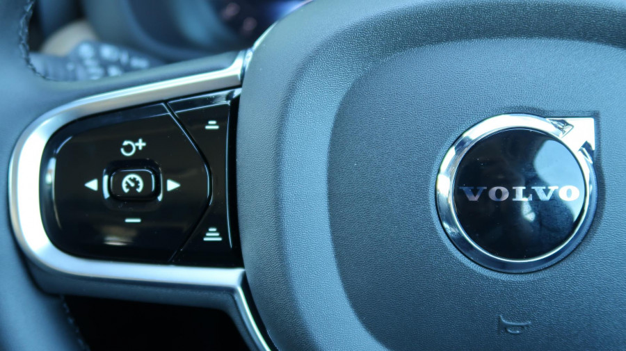 2025 MY26 Volvo XC60 UZ Plus T8 Plug-in Hybrid Dark SUV Image 25