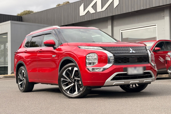 2024 Mitsubishi Outlander ZM PHEV Exceed SUV Image 1