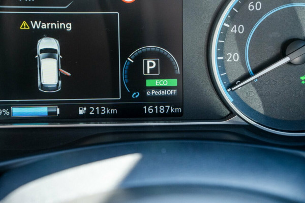 2023 Nissan LEAF ZE1  Hatch Image 21