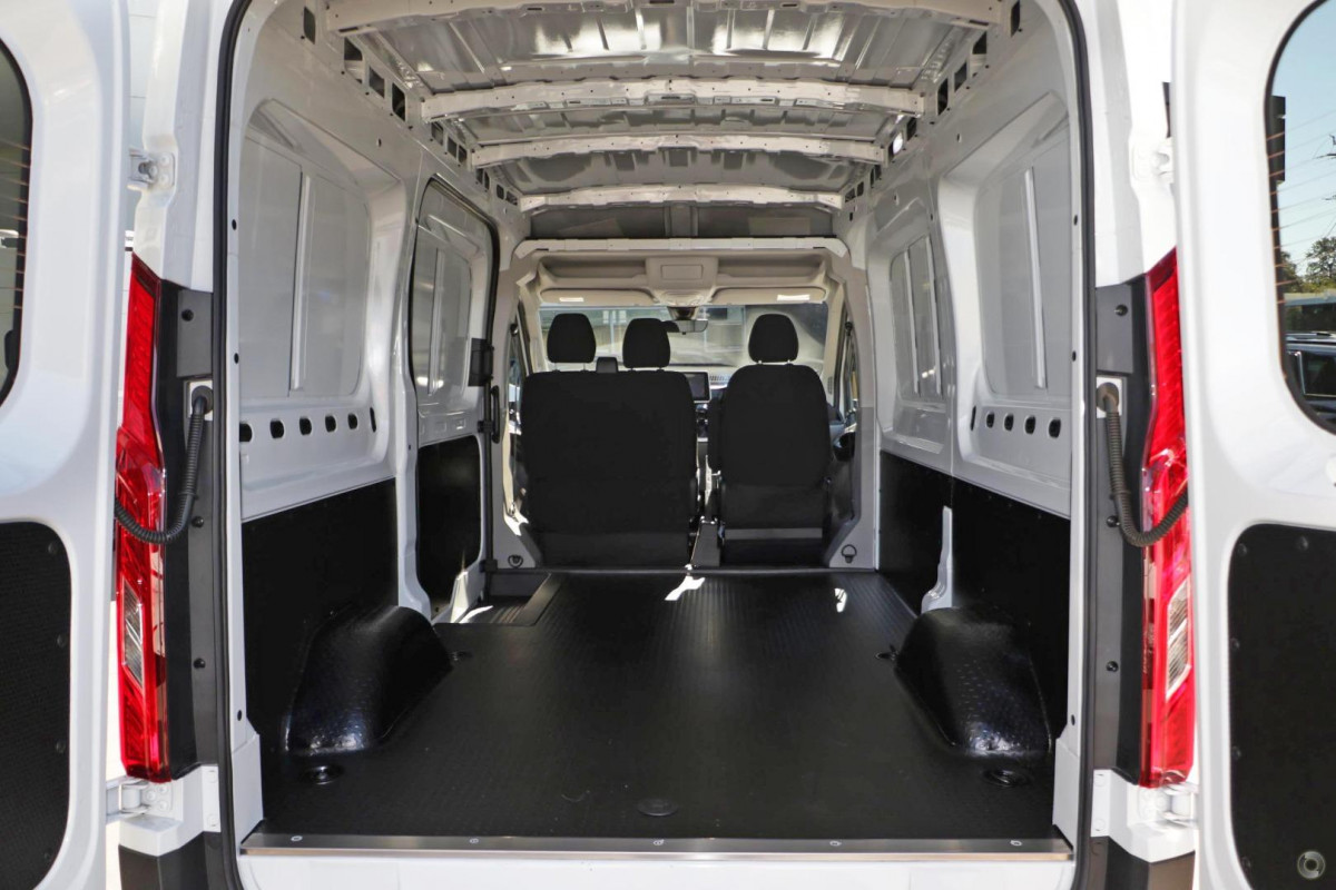 2026 MY24 LDV Deliver 9  MWB Mid Roof Bus