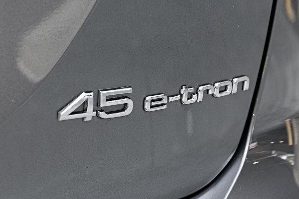 2025 MY24 Audi Q4 e-tron F4 45 SUV image 20