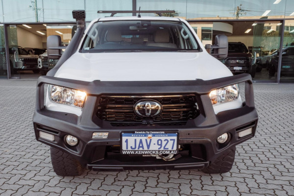 2019 Toyota HiLux GUN126R SR Cab Chassis Image 3