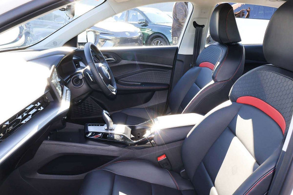 2026 MY25 MG MG5 AP32 Essence Sedan Image 8