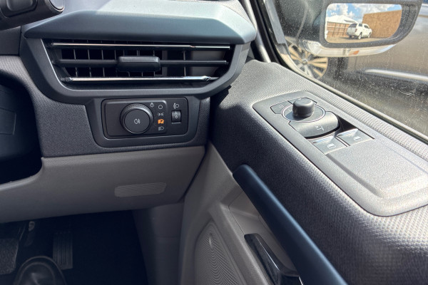 2024 MY24.5 Ford Tourneo AV Active People Mover Image 25