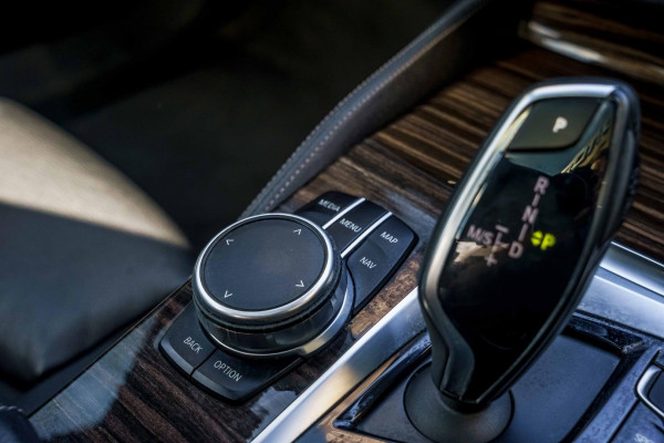 2017 BMW 5 Series G30 520d Luxury Line Sedan Image 20