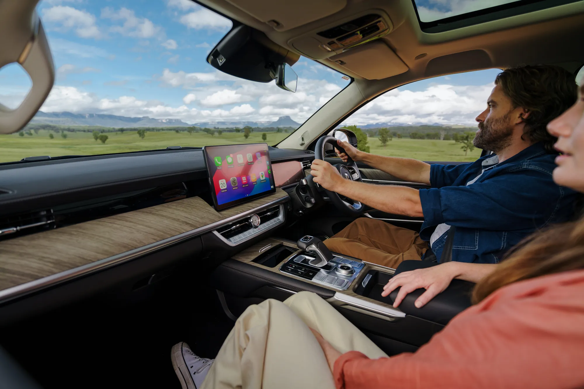 Explore the Tank 500 Interior Image