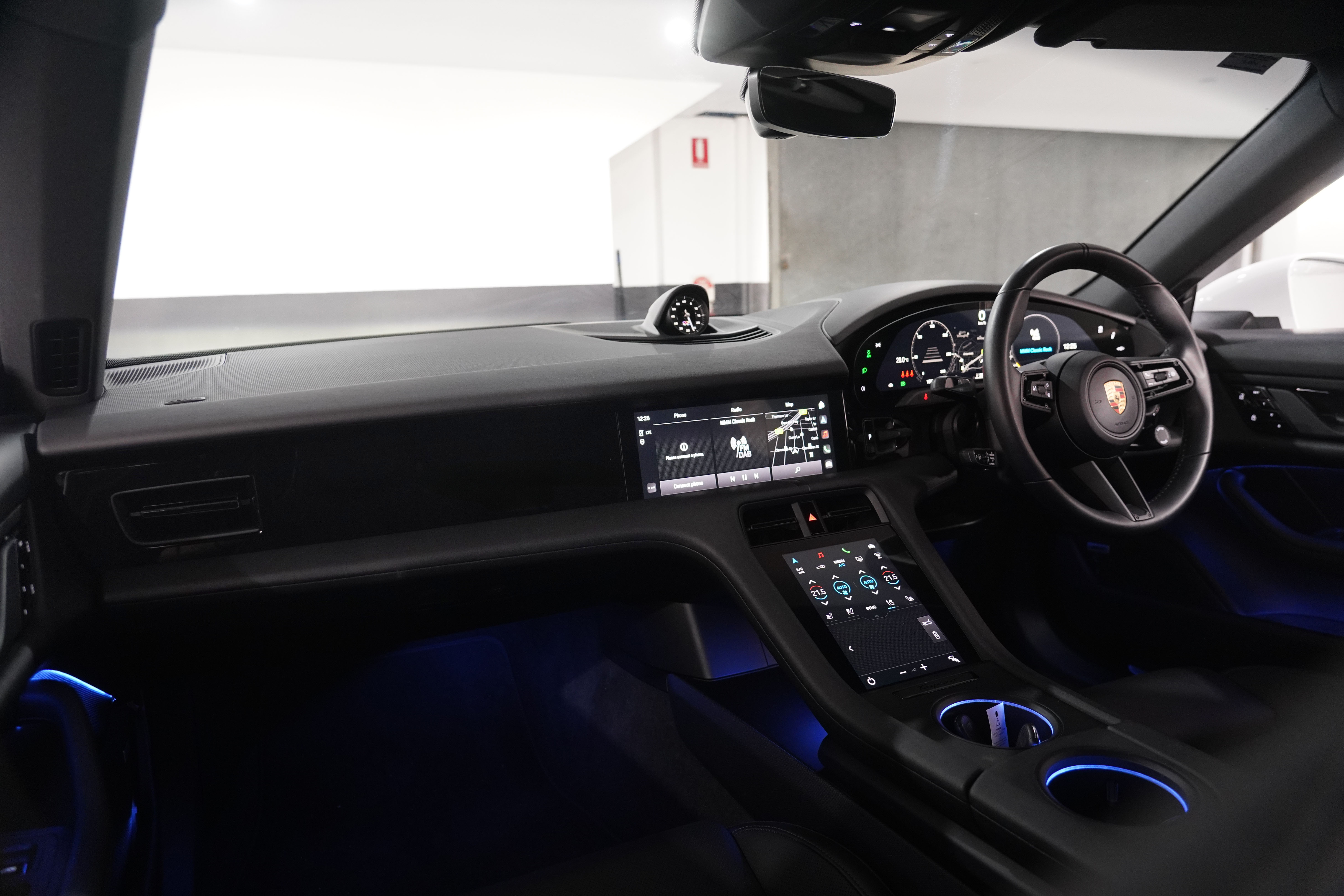 2021 Porsche Taycan 4S Coupe Image 27