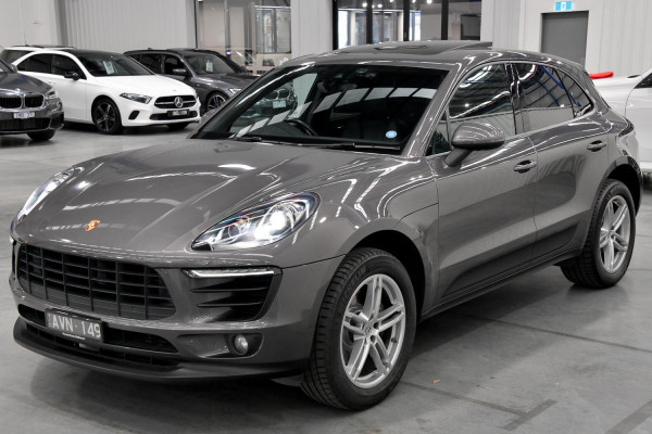 2018 Porsche Macan 95B  SUV image 24
