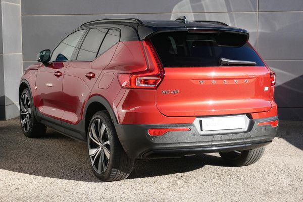 2022 Volvo XC40  Recharge Pure Electric SUV Image 2