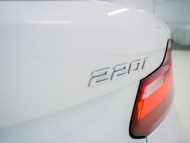 2015 BMW 2 Series F22 220i Modern Line Coupe Image 18