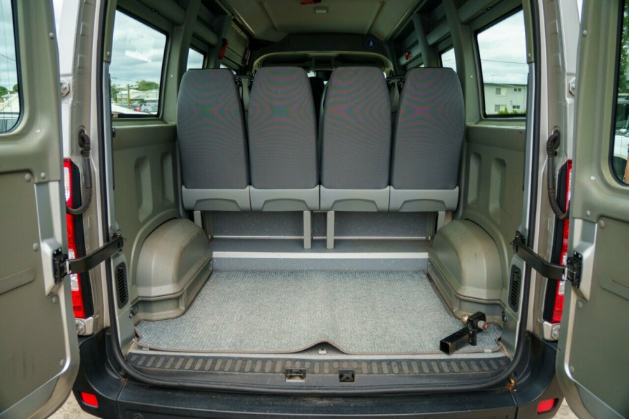2017 Renault Master X62 Mid Roof LWB AMT Bus Image 7