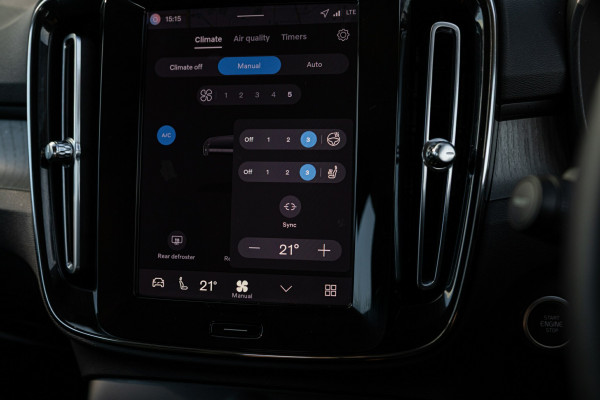 2025 MY26 Volvo XC40 XZ Plus B4 SUV Image 28