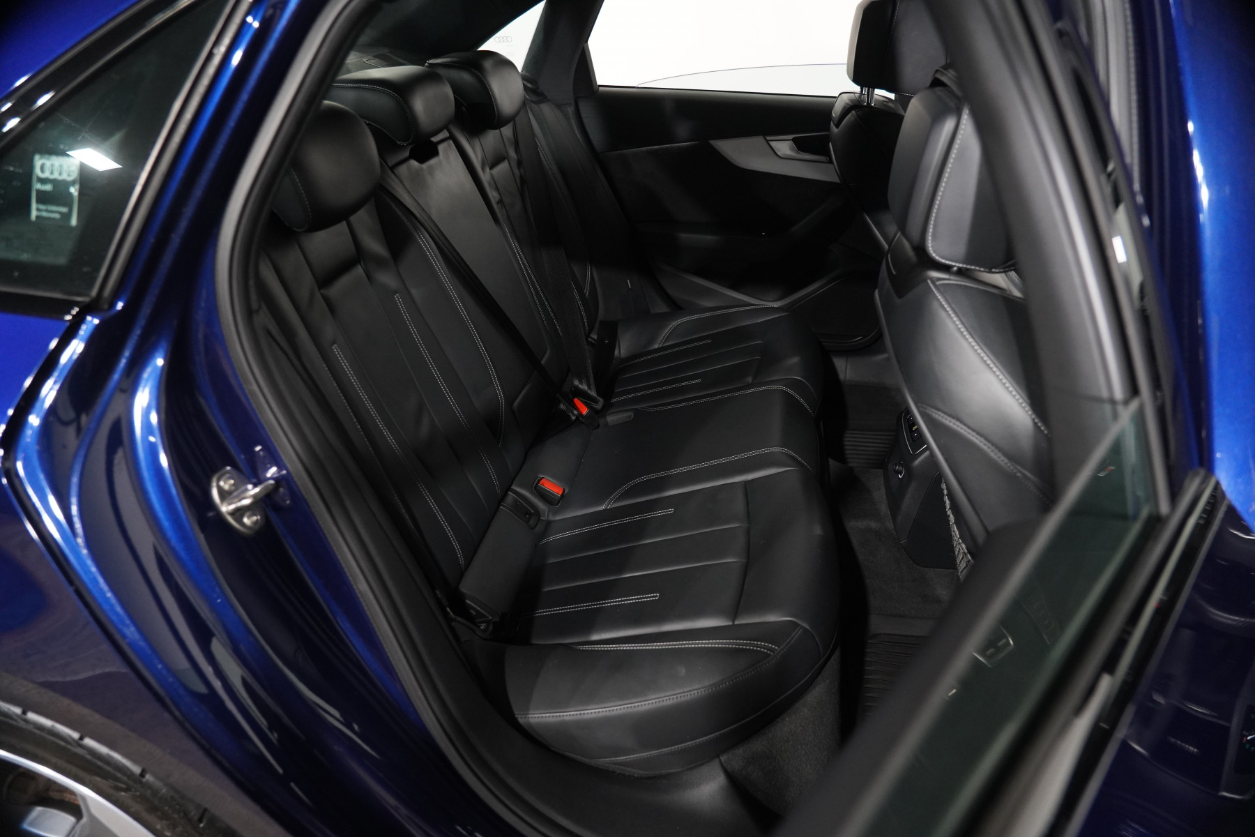 2020 Audi A4 45 Tfsi Quattro S Tronic Sport Sedan Image 30
