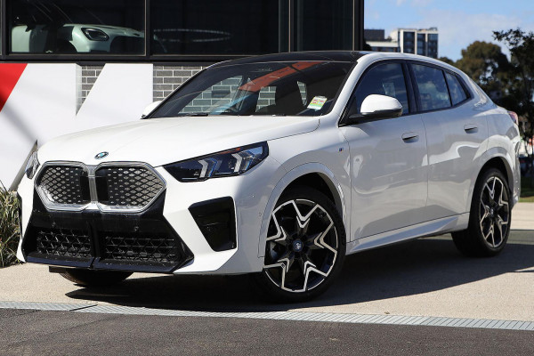 2024 BMW iX2 U10 eDrive20 M Sport SUV image 2