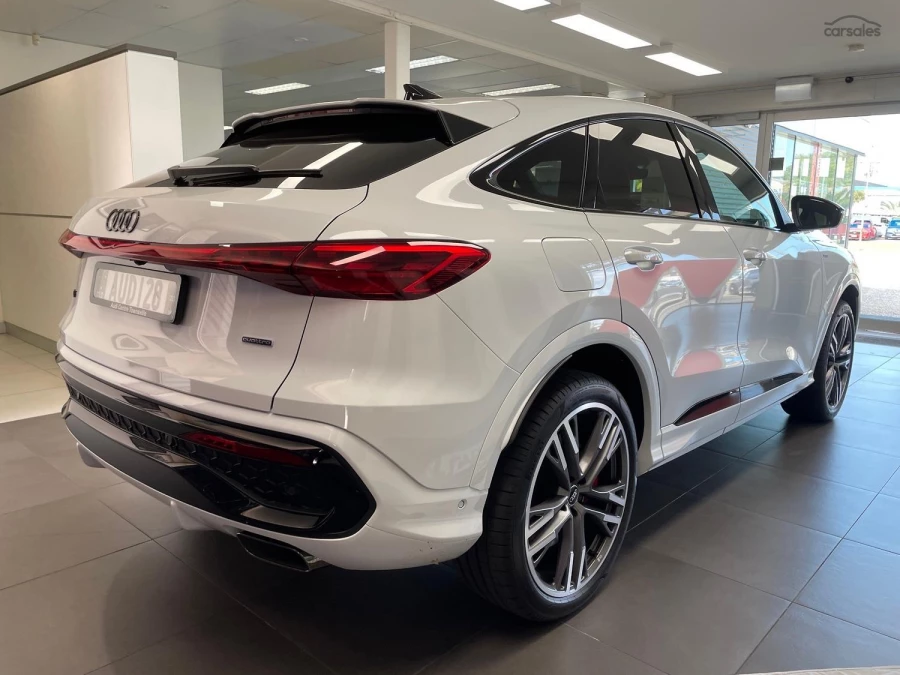 2026 MY25 Audi Q5 GU e-hybrid 270kW Hatch Image 5