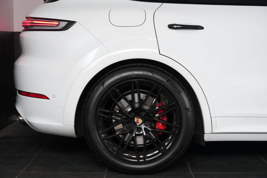 2026 Porsche Cayenne GTS SUV Image 6