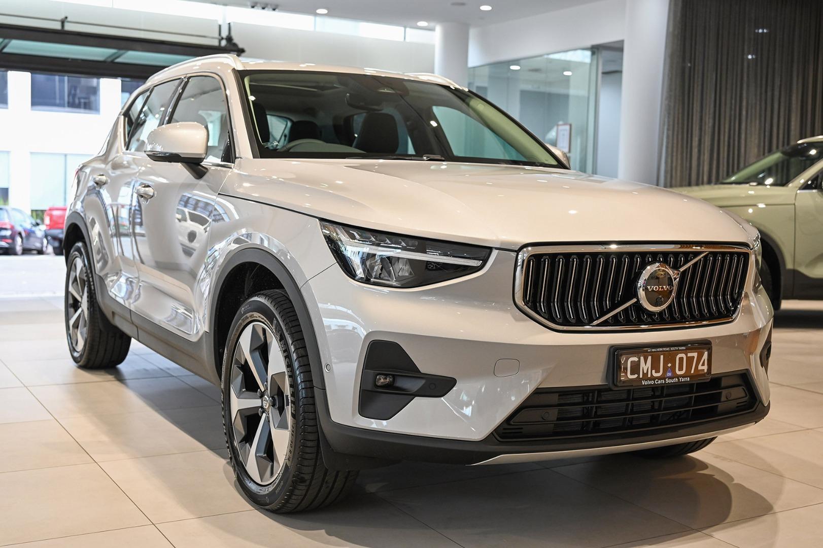 Demo 2023 Volvo XC40 Ultimate B4 Bright #10841595