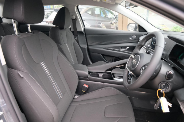 2026 Hyundai i30 CN7.V4 Hybrid Sedan Image 7