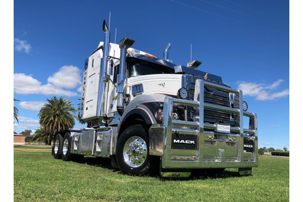 2024 Mack Superliner CLX prime mover - OUTLAW # 9 Superliner Superliner Truck
