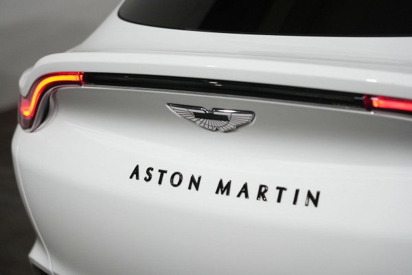 2022 Aston Martin DBX SUV Image 9