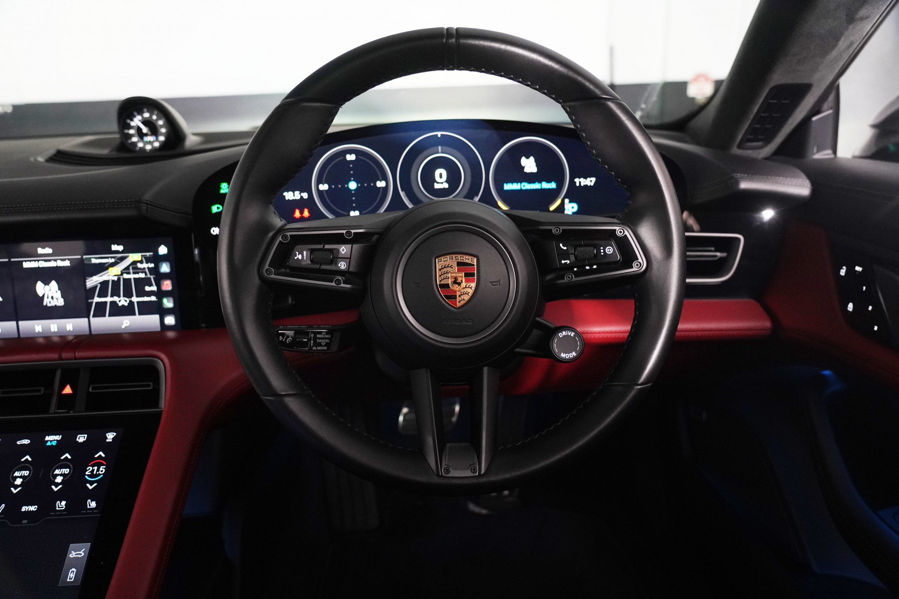 2020 Porsche Taycan Turbo S Coupe Image 18
