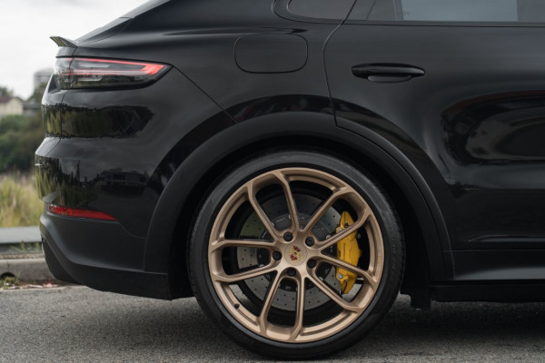 2022 Porsche Cayenne Turbo GT Coupe Image 5