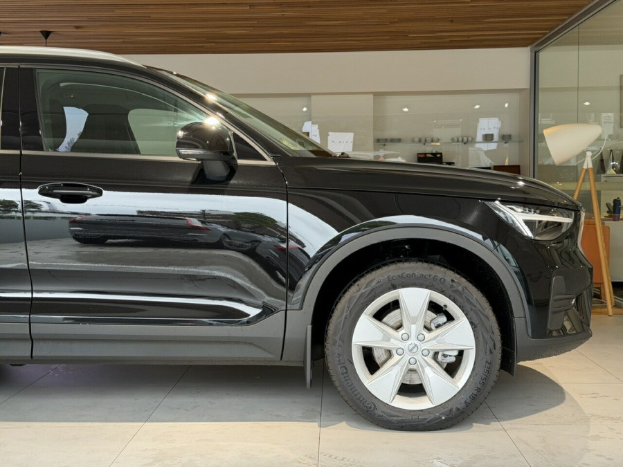 2026 Volvo XC40 XZ Plus B4 SUV Image 5