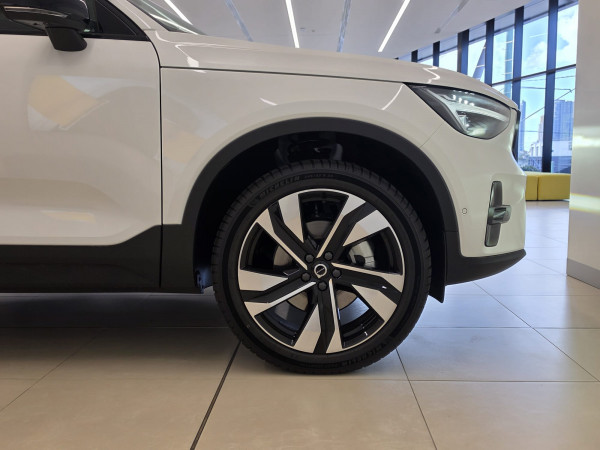 2025 MY26 Volvo XC40 XZ Ultra B4 Dark SUV image 5